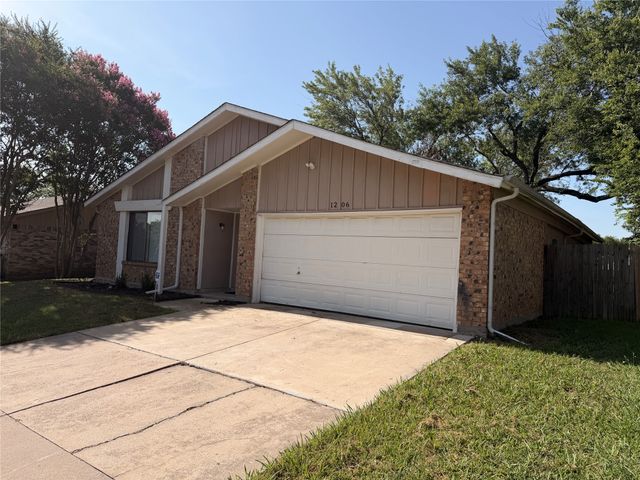1206 Brook Hill Lane, Arlington, TX 76014