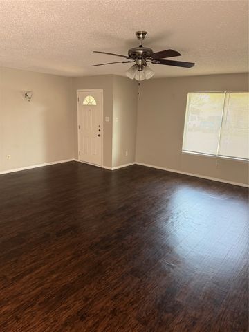 1206 Brook Hill Lane, Arlington, TX 76014