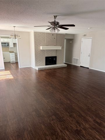 1206 Brook Hill Lane, Arlington, TX 76014