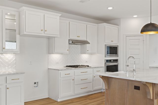 1825 Pelham Drive, Aubrey, TX 76227