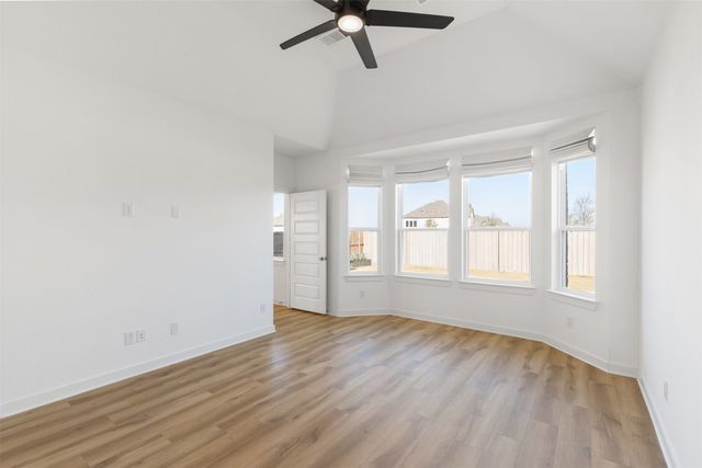 1825 Pelham Drive, Aubrey, TX 76227