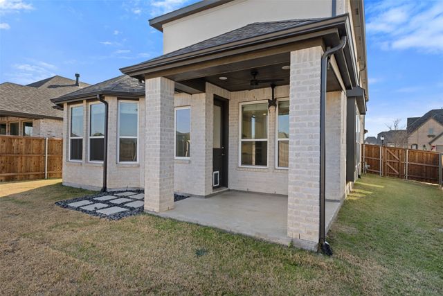 1825 Pelham Drive, Aubrey, TX 76227