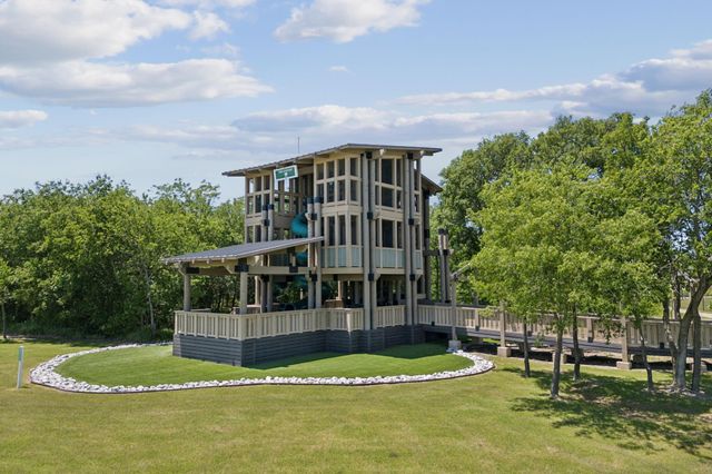 1825 Pelham Drive, Aubrey, TX 76227