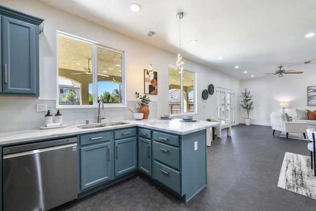 6847 E Townsend Avenue, Fresno, CA 93727