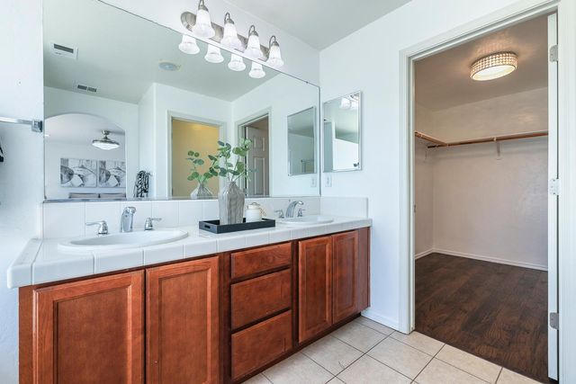 6847 E Townsend Avenue, Fresno, CA 93727