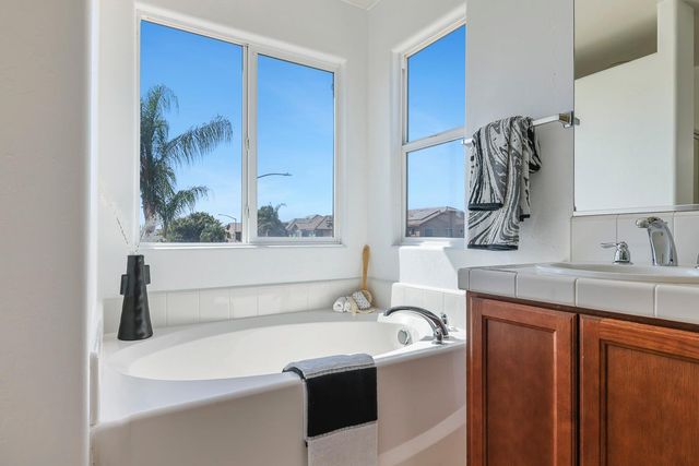 6847 E Townsend Avenue, Fresno, CA 93727