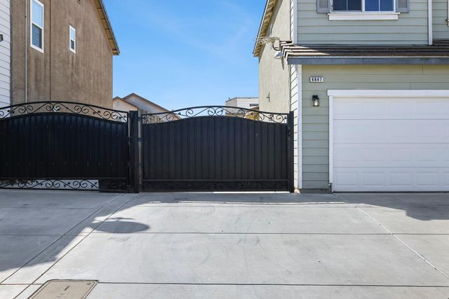 6847 E Townsend Avenue, Fresno, CA 93727