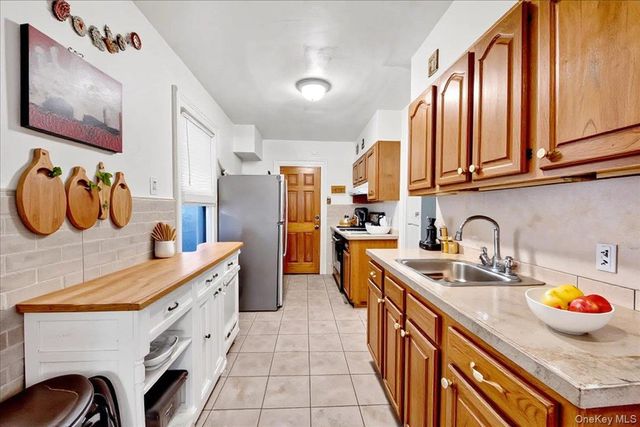 2849 E 195th Street, Bronx, NY 10461