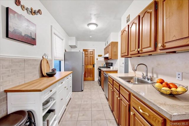 2849 E 195th Street, Bronx, NY 10461