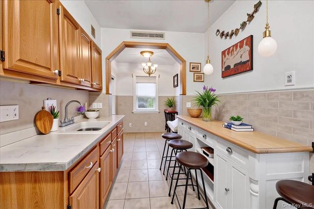 2849 E 195th Street, Bronx, NY 10461