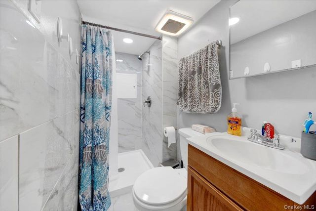 2849 E 195th Street, Bronx, NY 10461