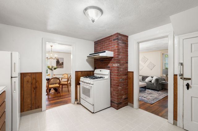 51 Iroquois Road, Arlington, MA 02476