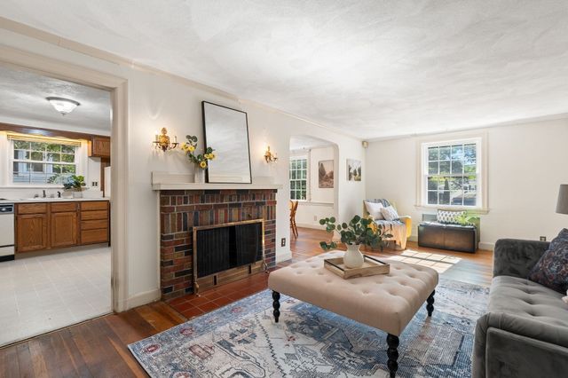 51 Iroquois Road, Arlington, MA 02476
