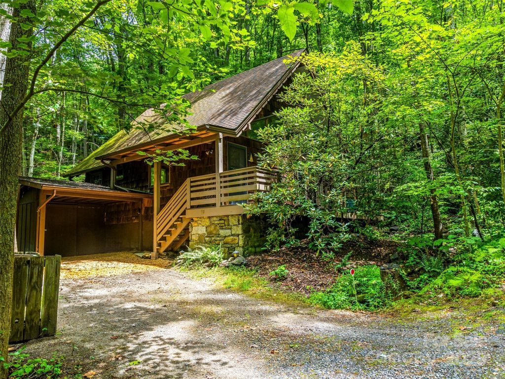 76 Woodhaven Road, Asheville, NC 28805