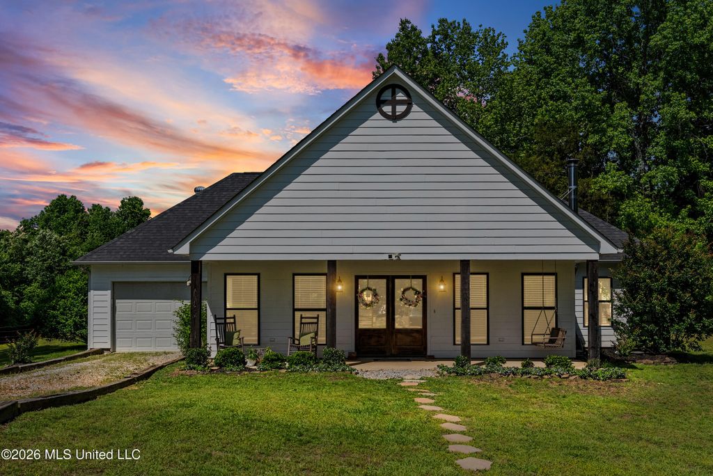 227 Christian College Road, Senatobia, MS 38668 — exterior