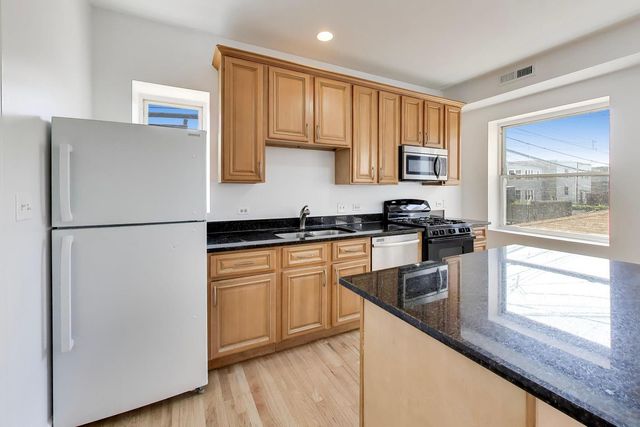 2809 W Washington Boulevard 201, Chicago, IL 60612