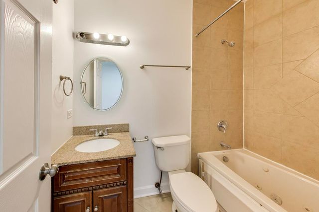 2809 W Washington Boulevard 201, Chicago, IL 60612