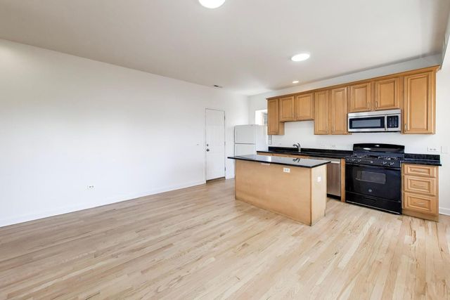2809 W Washington Boulevard 201, Chicago, IL 60612