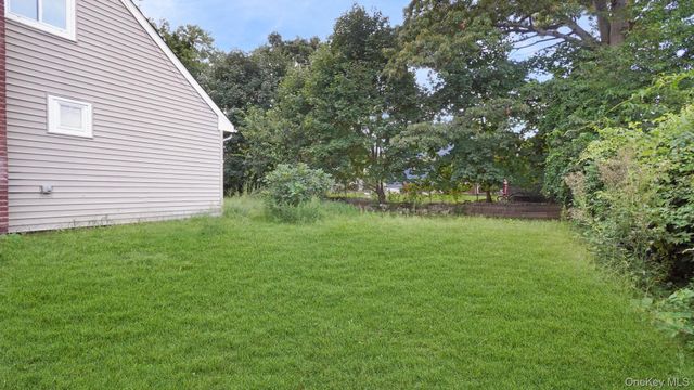 465 Clift Street, Central Islip, NY 11722