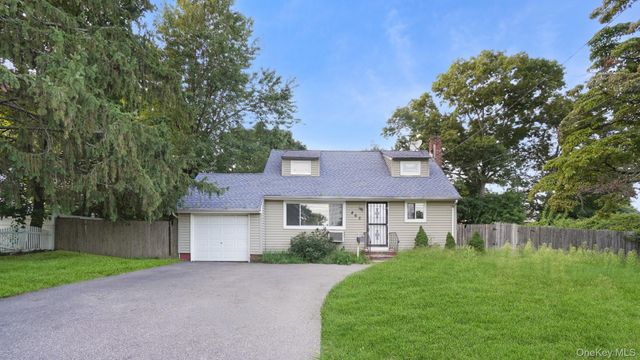 465 Clift Street, Central Islip, NY 11722