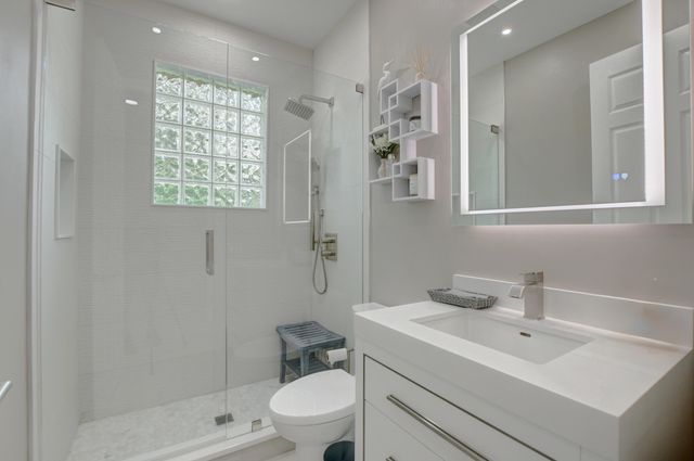 19211 N Creekshore Court, Boca Raton, FL 33498