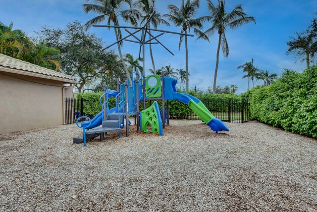 19211 N Creekshore Court, Boca Raton, FL 33498