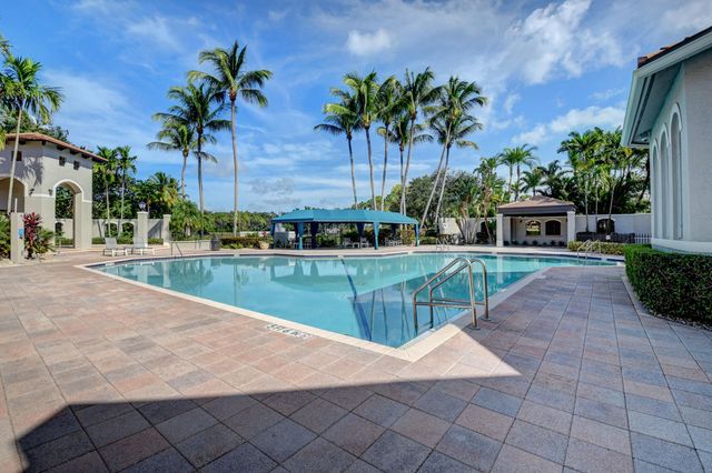 19211 N Creekshore Court, Boca Raton, FL 33498