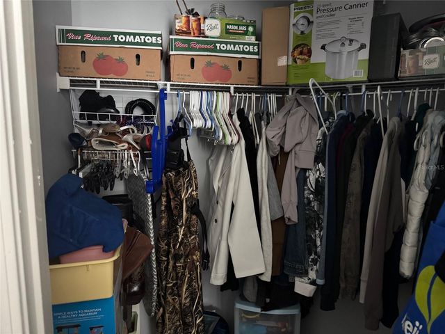 17965 VILLA CREEK DRIVE, Tampa, FL 33647