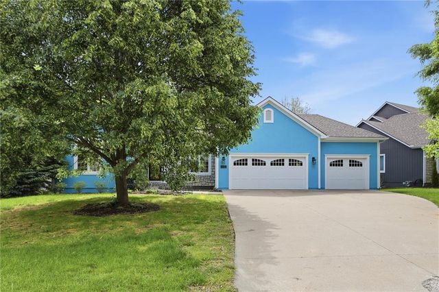 1140 Waverly Drive, Lawrence, KS 66049