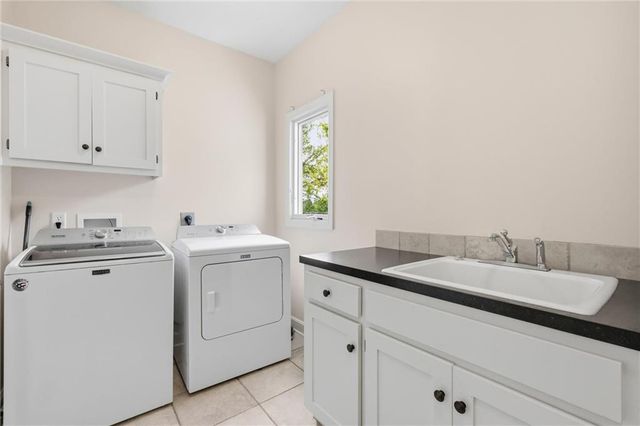 1140 Waverly Drive, Lawrence, KS 66049