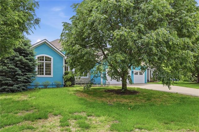 1140 Waverly Drive, Lawrence, KS 66049