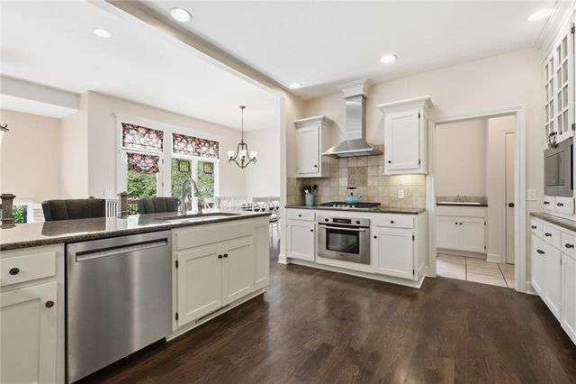 1140 Waverly Drive, Lawrence, KS 66049