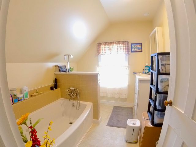 177 Lake Road, Newport City, VT 05855