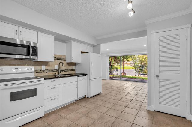 12900 Walden Road 703G, Montgomery, TX 77356