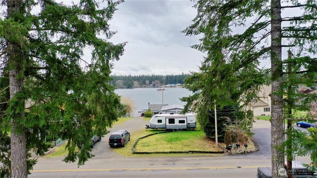 1311 E Island Lake Drive, Shelton, WA 98584