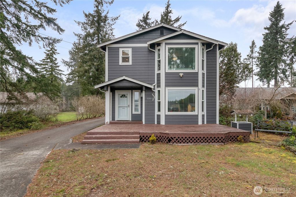 1311 E Island Lake Drive, Shelton, WA 98584