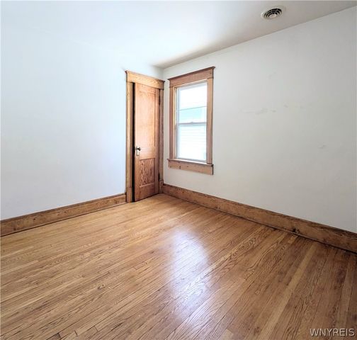 47 Bridgeman Street Upper, Buffalo, NY 14207