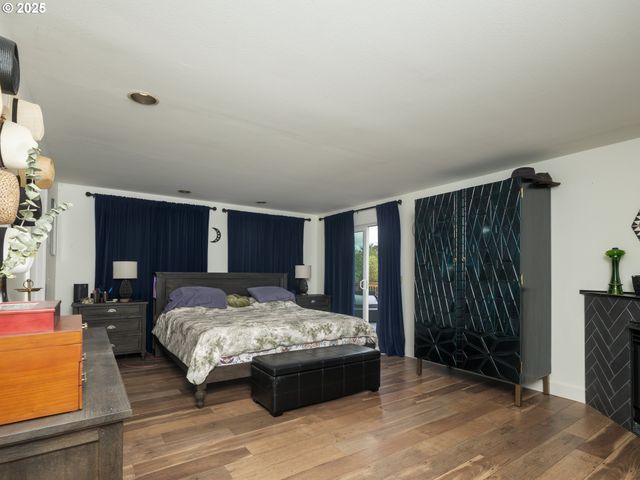 33340 SUNSET BEACH Ln, Warrenton, OR 97146