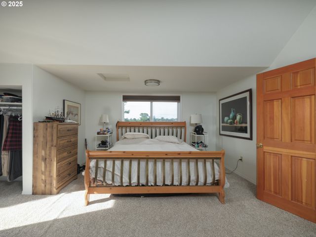 33340 SUNSET BEACH Ln, Warrenton, OR 97146