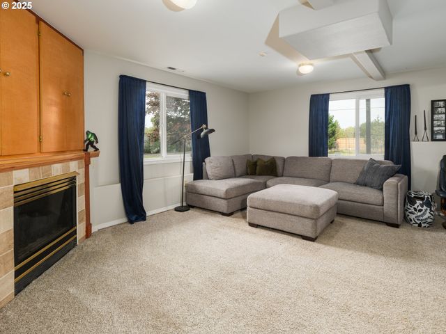 33340 SUNSET BEACH Ln, Warrenton, OR 97146