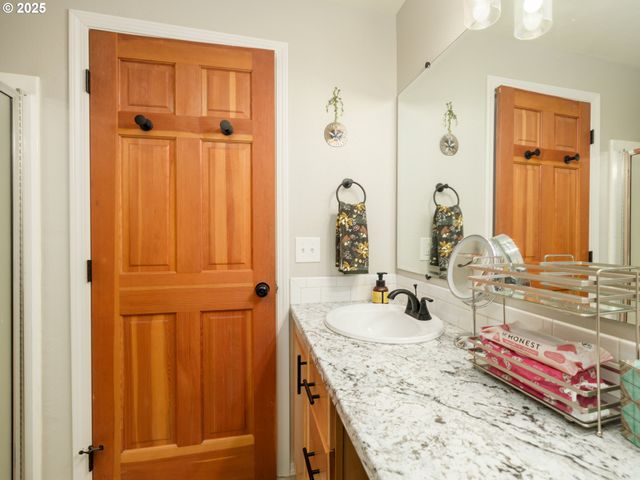 33340 SUNSET BEACH Ln, Warrenton, OR 97146