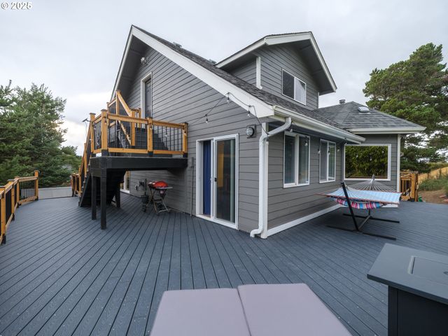 33340 SUNSET BEACH Ln, Warrenton, OR 97146