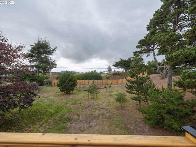 33340 SUNSET BEACH Ln, Warrenton, OR 97146