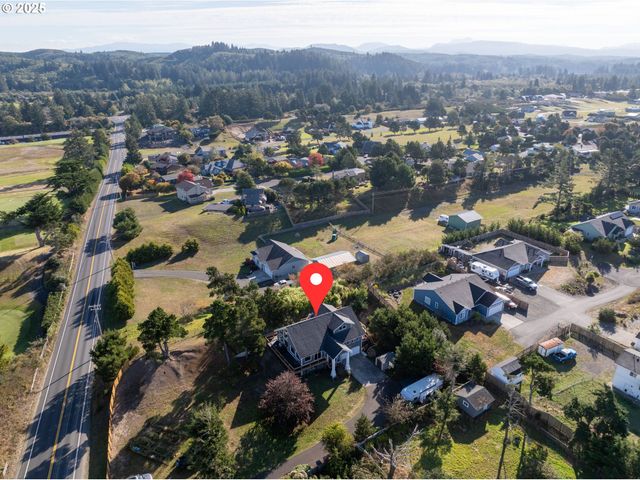 33340 SUNSET BEACH Ln, Warrenton, OR 97146