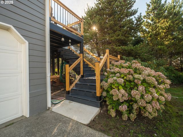 33340 SUNSET BEACH Ln, Warrenton, OR 97146