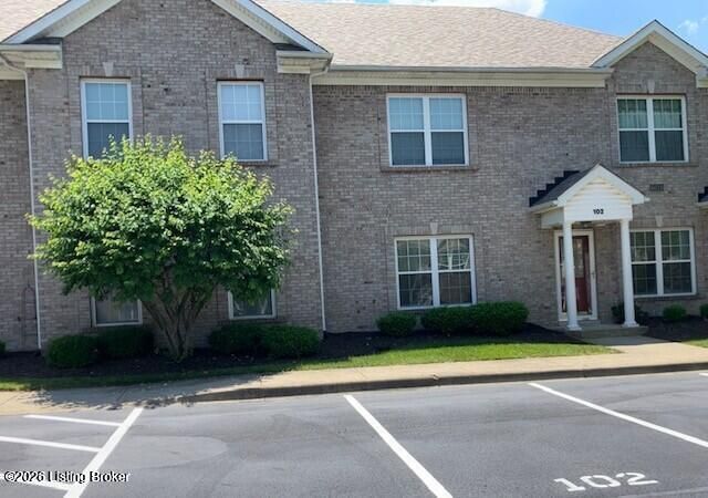 6010 Wooded Creek Dr 102, Louisville, KY 40291