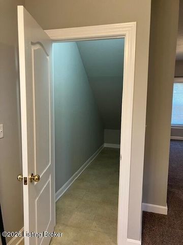 6010 Wooded Creek Dr 102, Louisville, KY 40291