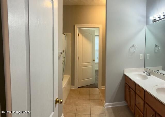 6010 Wooded Creek Dr 102, Louisville, KY 40291