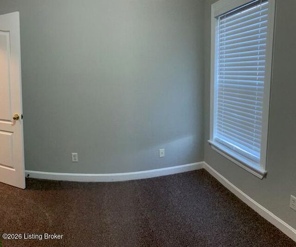 6010 Wooded Creek Dr 102, Louisville, KY 40291