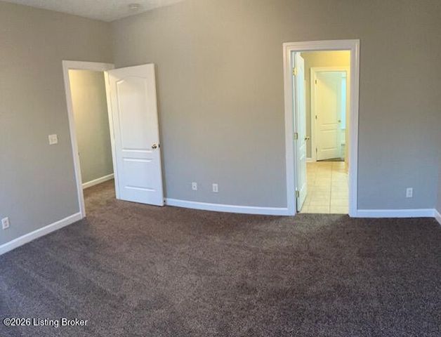 6010 Wooded Creek Dr 102, Louisville, KY 40291